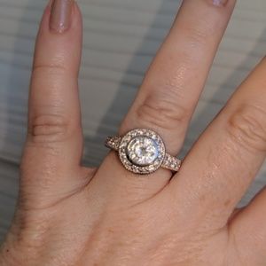 Lovely Halo CZ in sterling silver, ring size 7